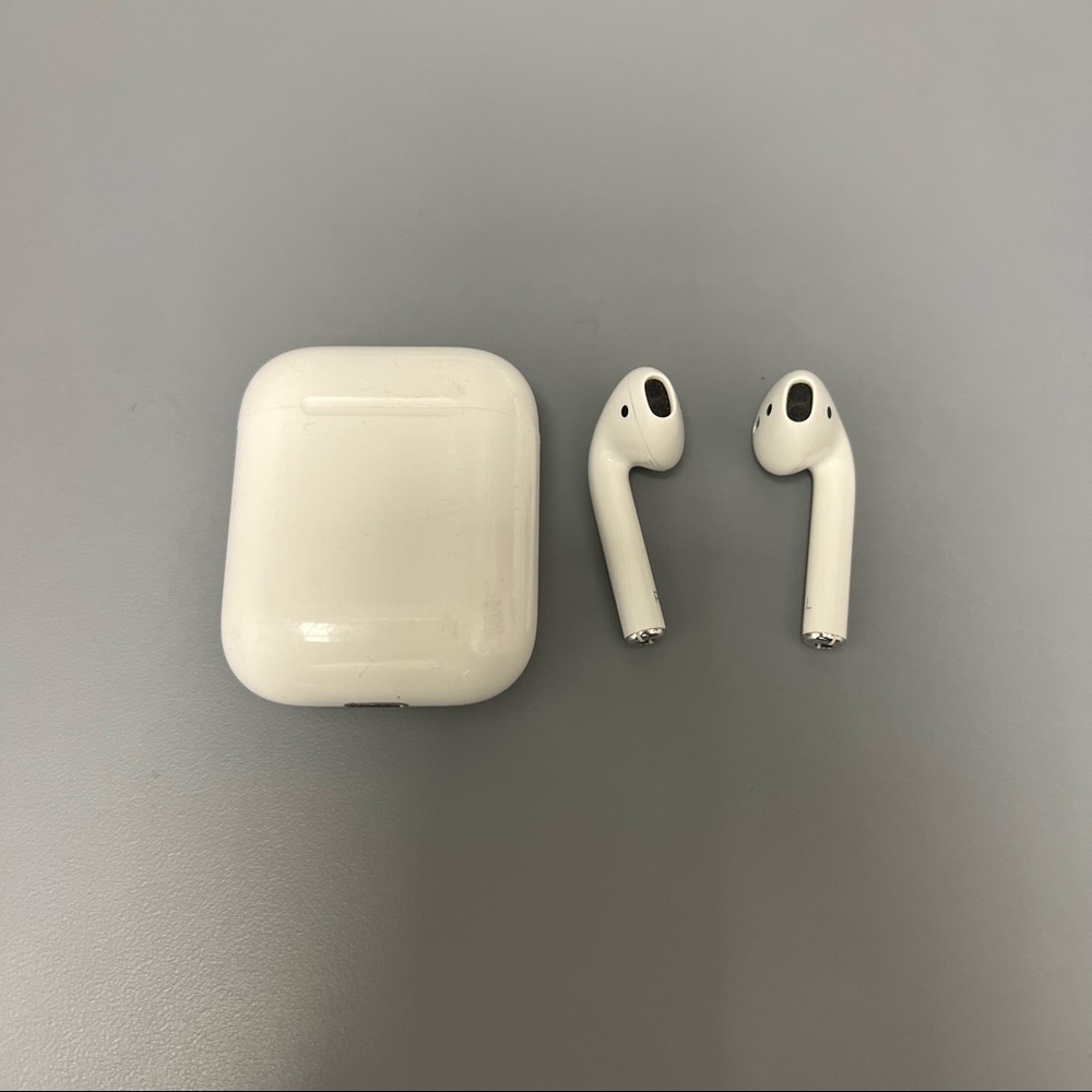 Apple AirPods 2nd Generation